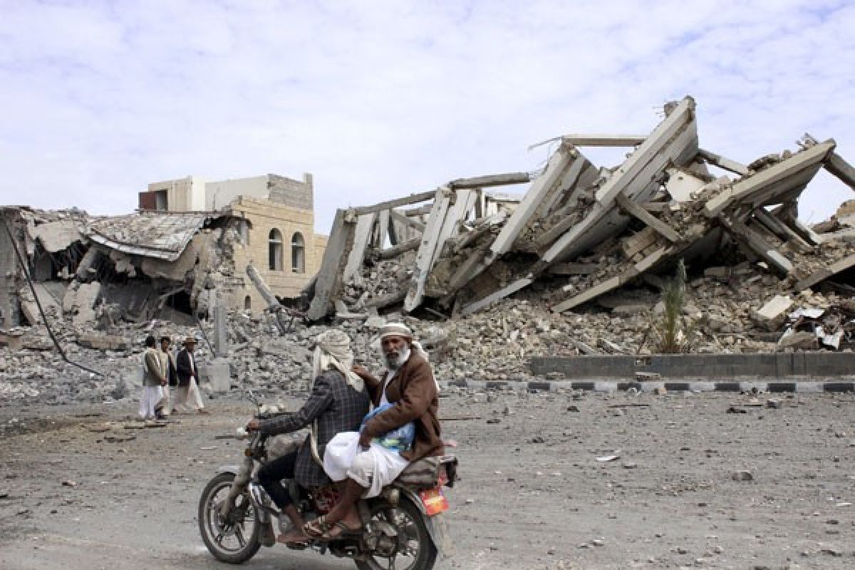 Serangan udara Arab gempur benteng Houthi di Yaman