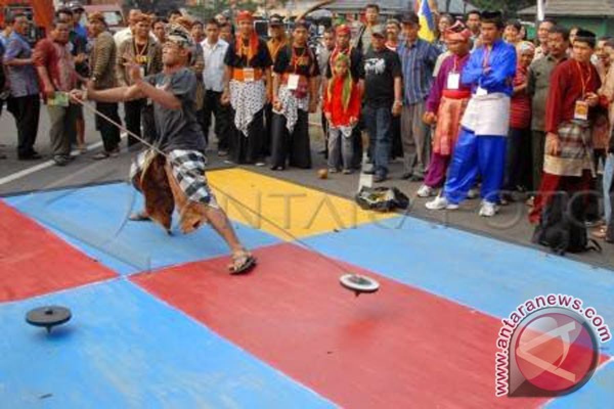 Permainan gasing terancam punah