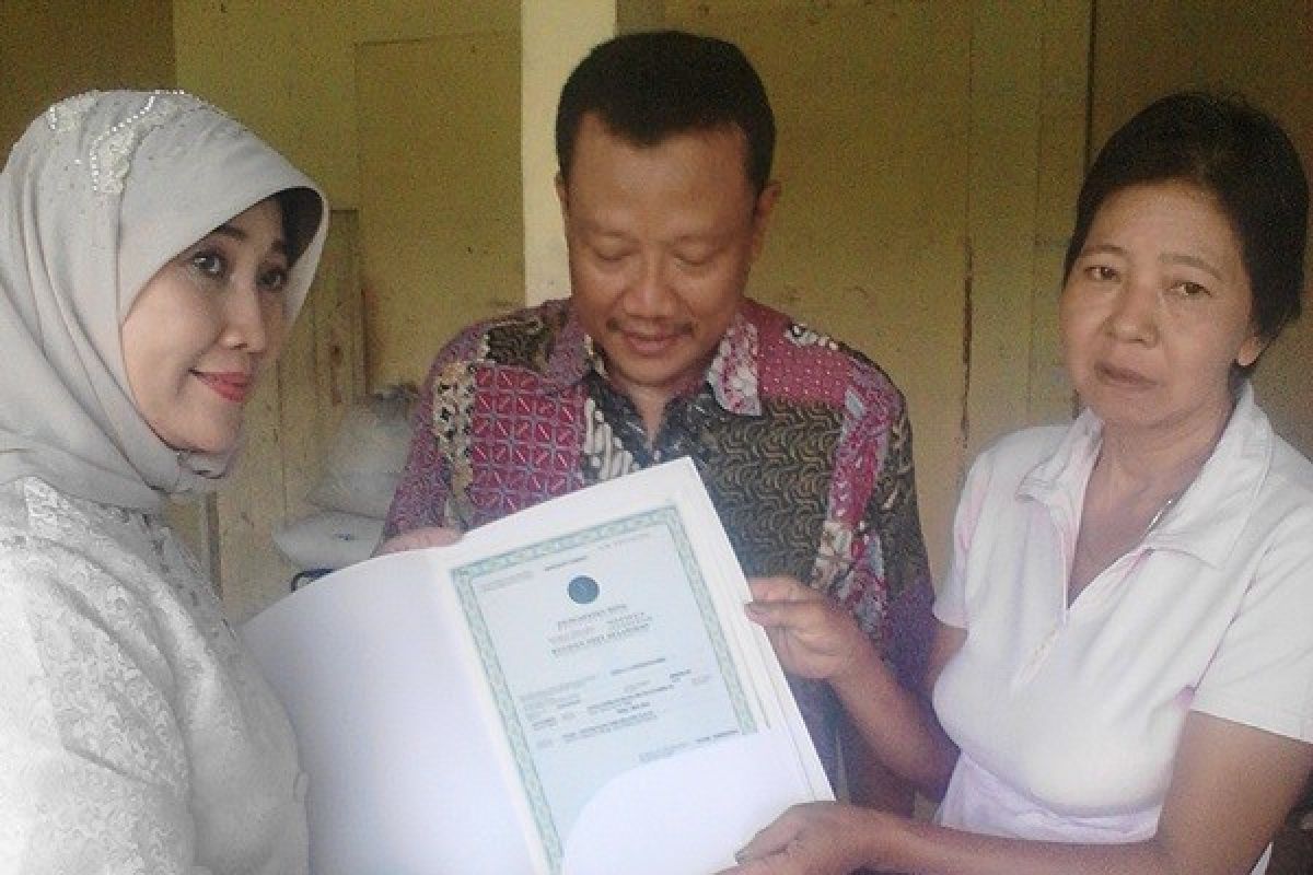 Pemkab Tangerang dan IKI "jemput bolaâ€ akta kelahiran