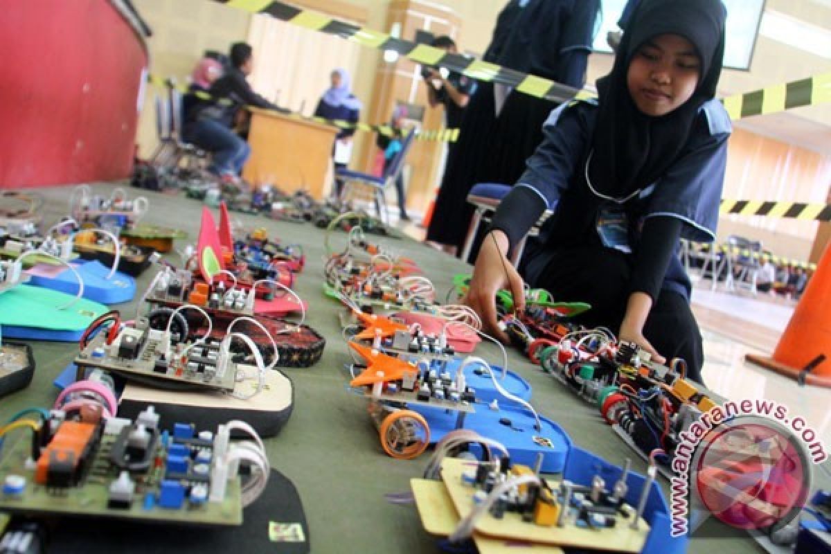 KreatifitasTeknologi Mahasiswa Kalsel Meningkat Sejak ada Kontes Robot