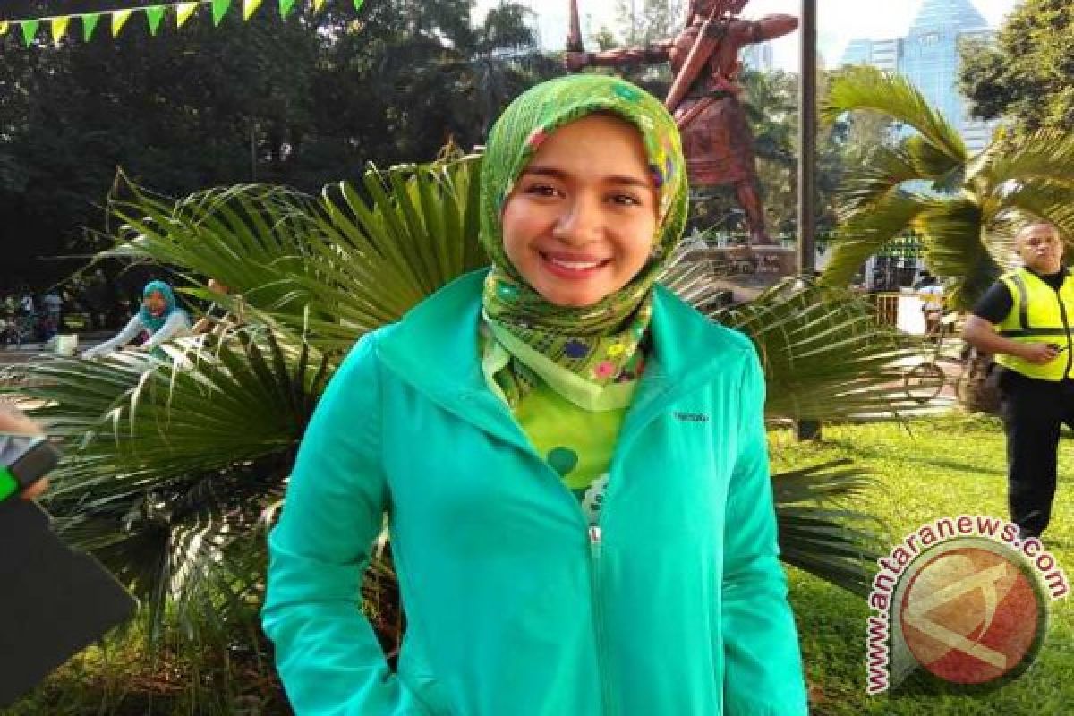  Laudya Cynthia Bella rutin konsumsi jus buah