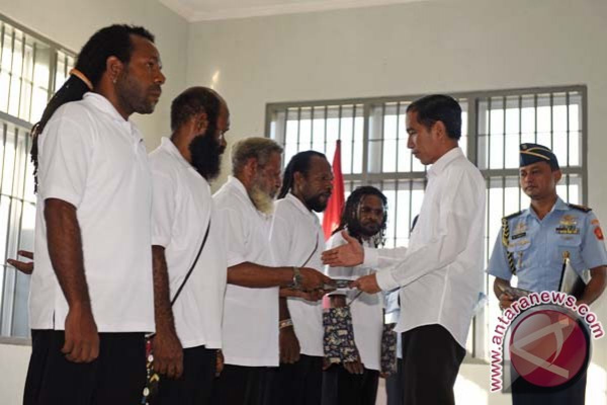 Release of Papua political prisoners strategic for Papua development