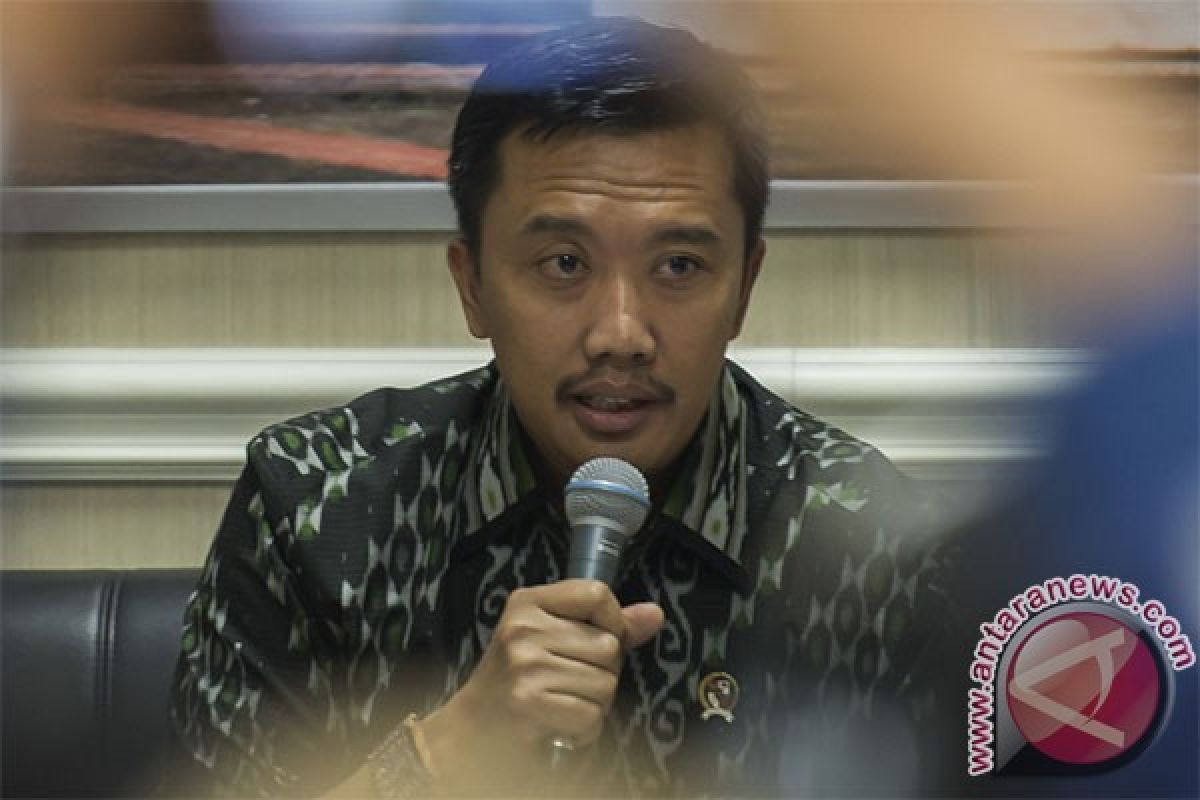 Menpora lapor ke DPR pertemuannya dengan mantan Ketum PSSI