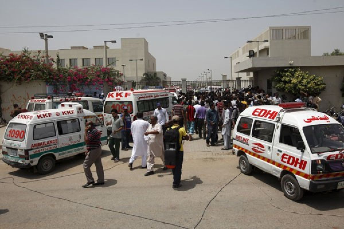19 tewas, 40 cedera dalam tabrakan bus di Pakistan