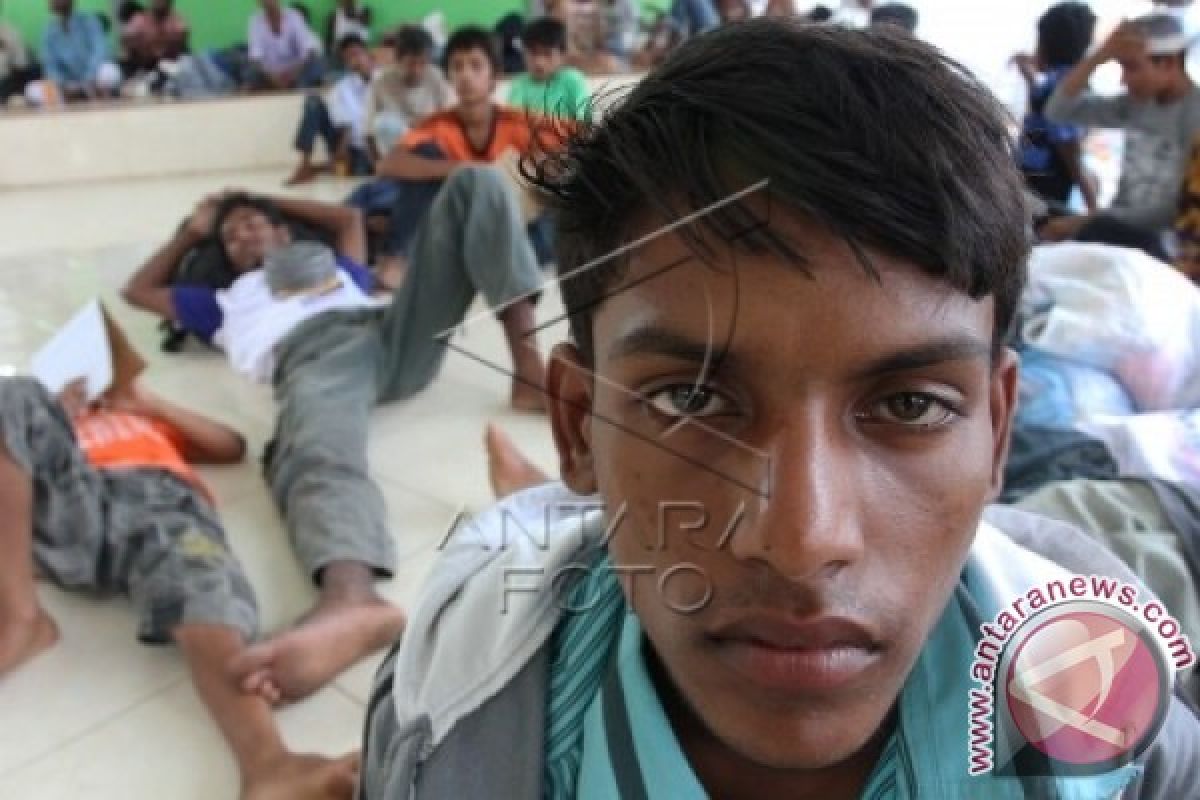 Pos Kesehatan Baznas Tangani Pengungsi Rohingya Alami Luka Tembak