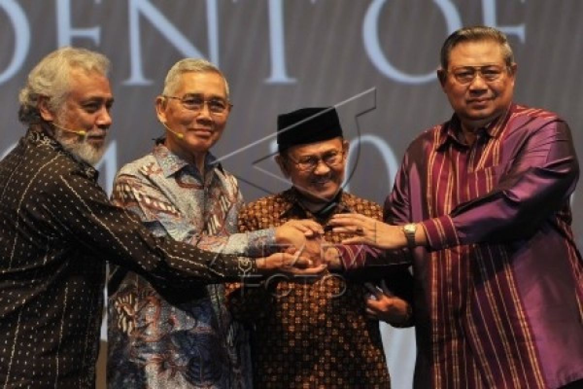 Try Sutrisno: Indonesia Bukan Parlementer dan Presidensial