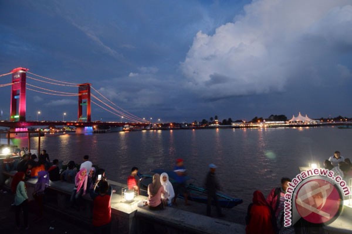 Jembatan Ampera dipercantik