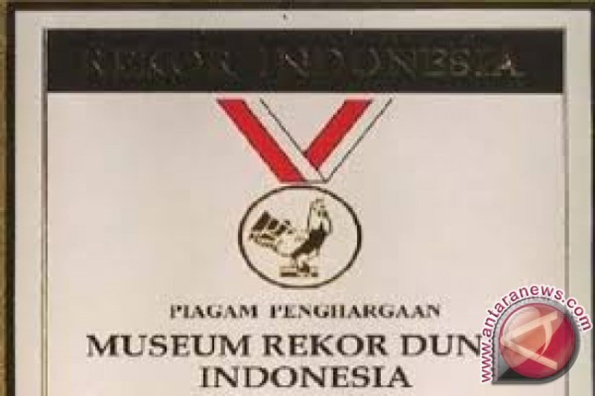 MURI Berikan Penghargaan Wisuda Dengan Tema Budaya