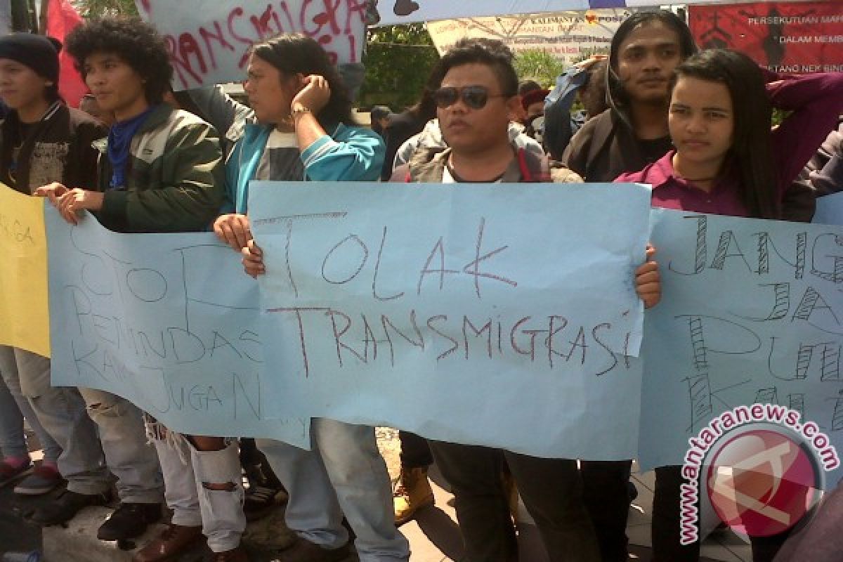 Aliansi Masyarakat Kalbar Demonstrasi Tolak Transmigrasi