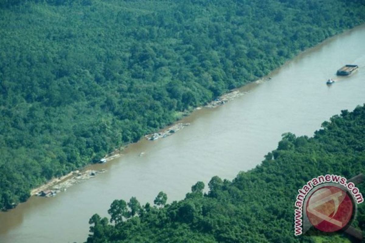 Pedalaman Sungai Barito Surut Kapal Terganggu 