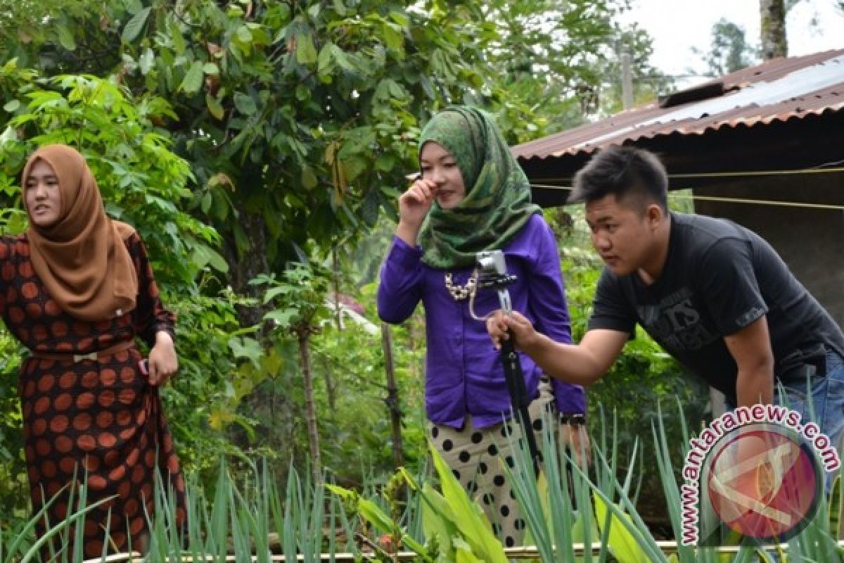 Rumah Kolaborasi Gelar Pelatihan Fotografi Warga Desa