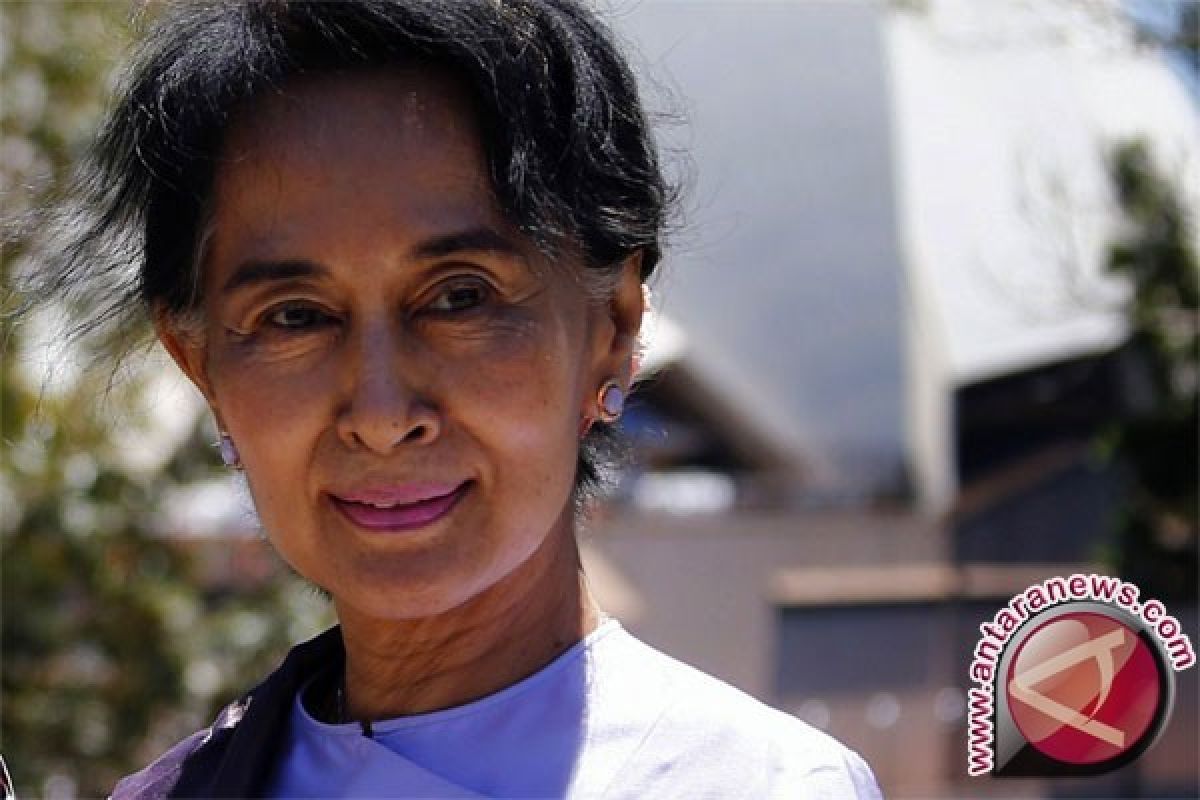 Legislator: Cabut Nobel Perdamaian Suu Kyi