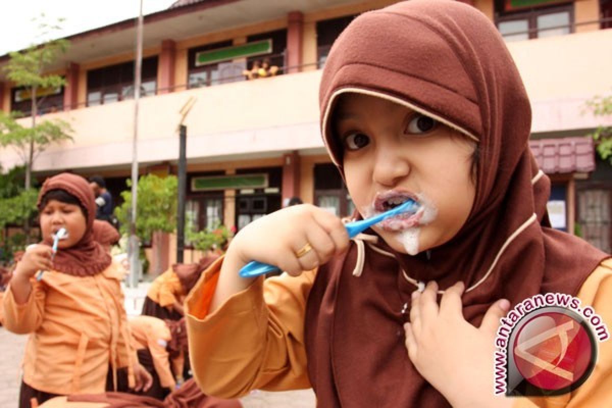 Ribuan Pelajar dilatih menyikat gigi yang benar