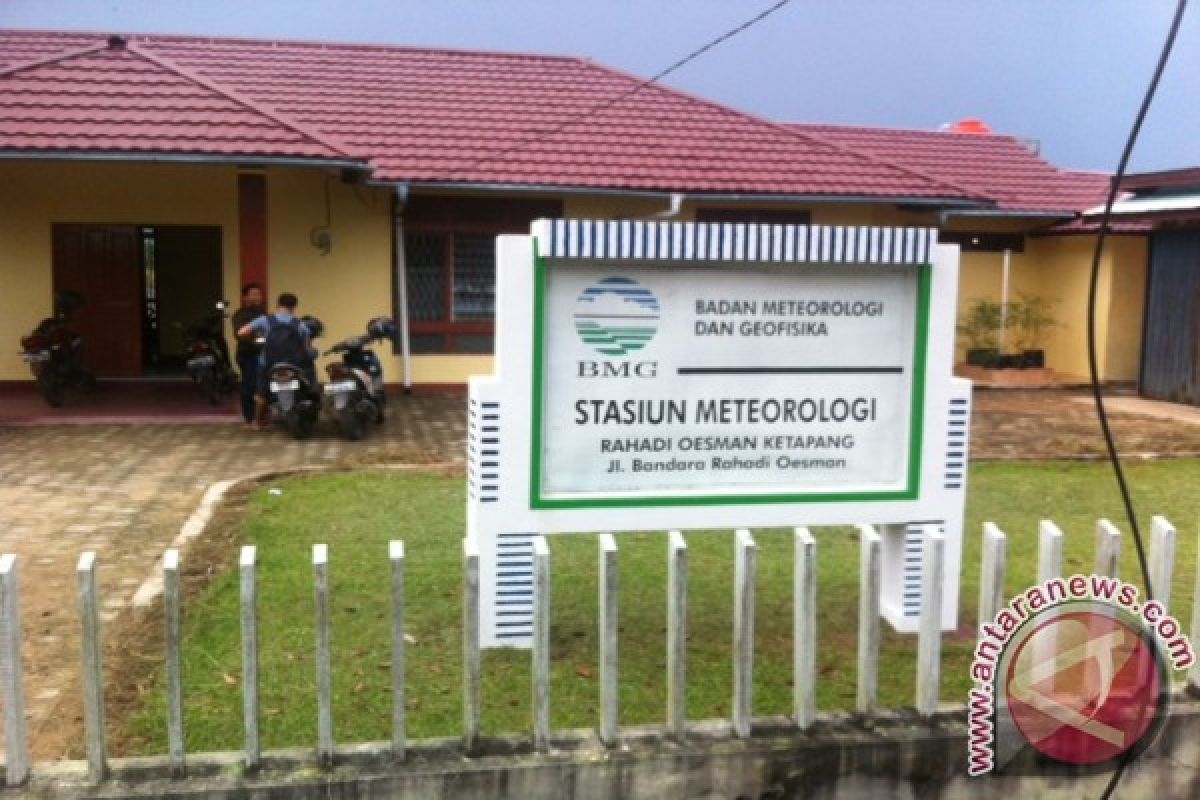 Nelayan Selatan Ketapang Diimbau Waspada Gelombang Tinggi