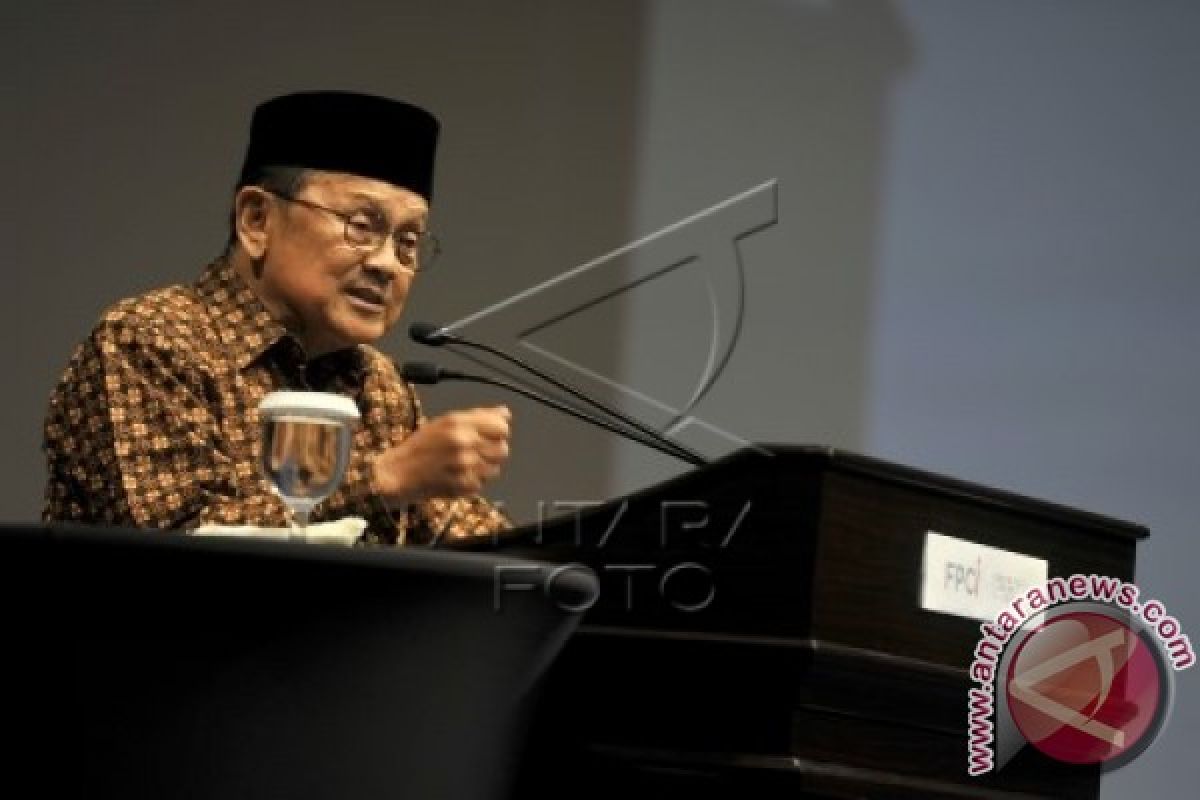 Mantan Presiden BJ Habibie Diopname