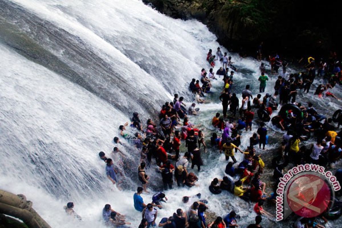 Kebijakan bebas visa dongkrak wisatawan ke daerah