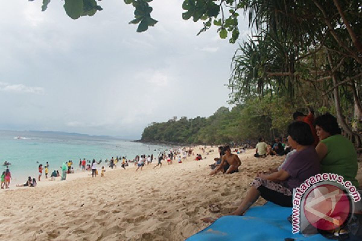 Pantai Pal Likupang Tak Pernah Sepi Pengunjung