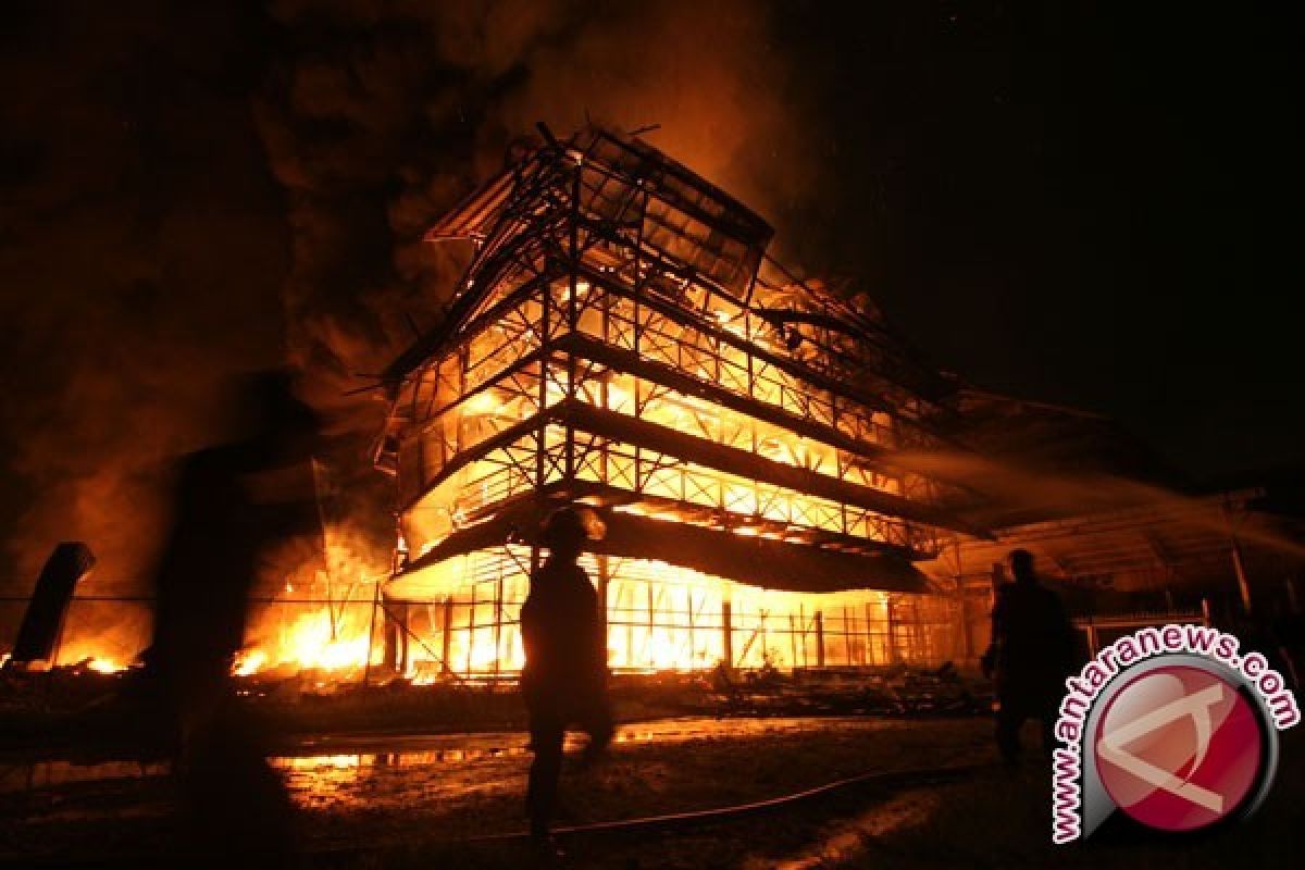 Pasar Simpang Ampek Terbakar, Satu Orang Meninggal