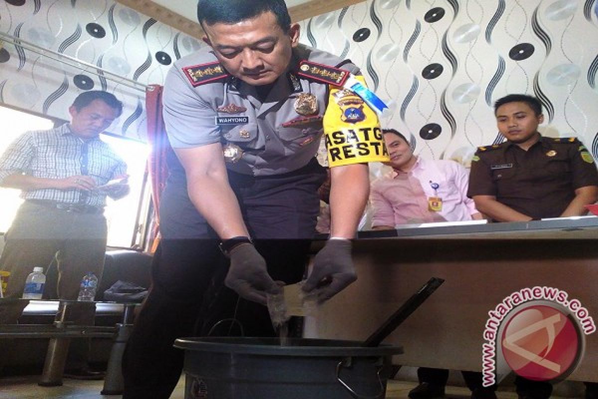 Polisi Musnahkan Sabu Senilai Ratusan Juta Rupiah