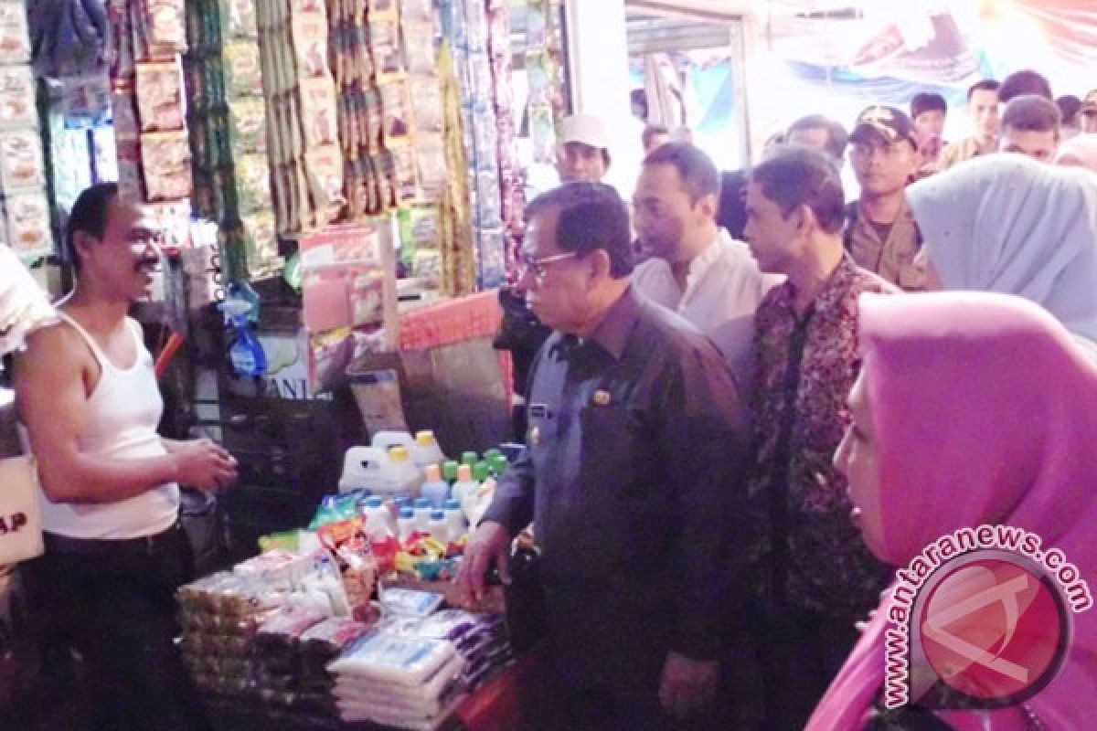 Antisipasi Kenaikan Harga Sembako, Wagub Sidak Pasar Raya Padang