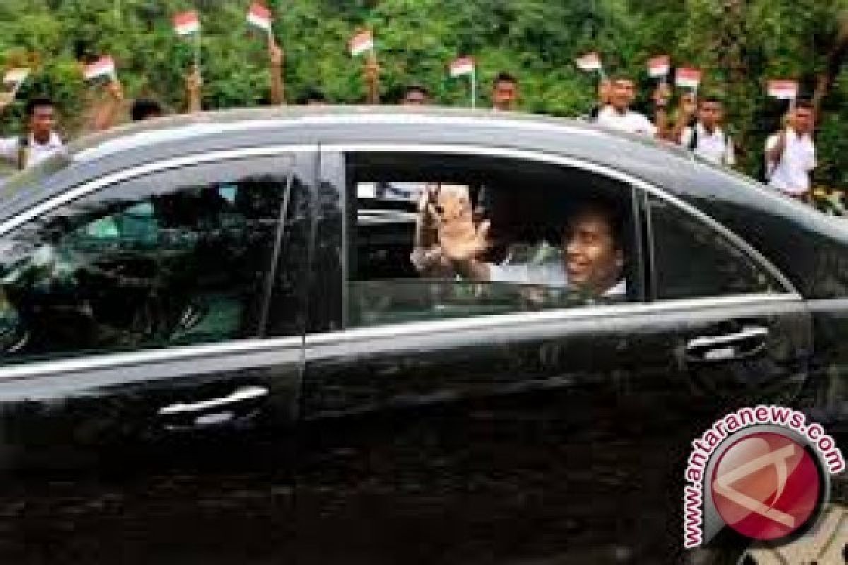 Warga Parigi Moutong Antusias Sambut Jokowi 