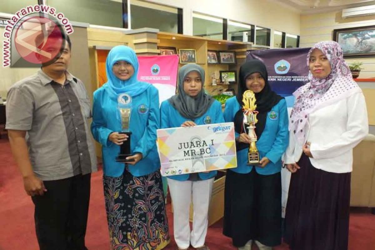 Polije Juara Olimpiade Rekam Medis Indonesia 2015