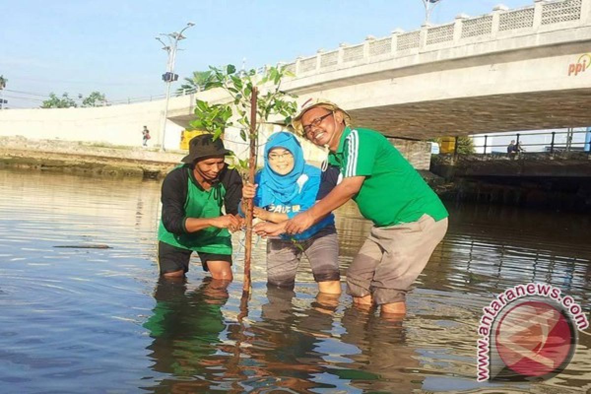 FKH Banjarmasin Tanam Rambai Padi