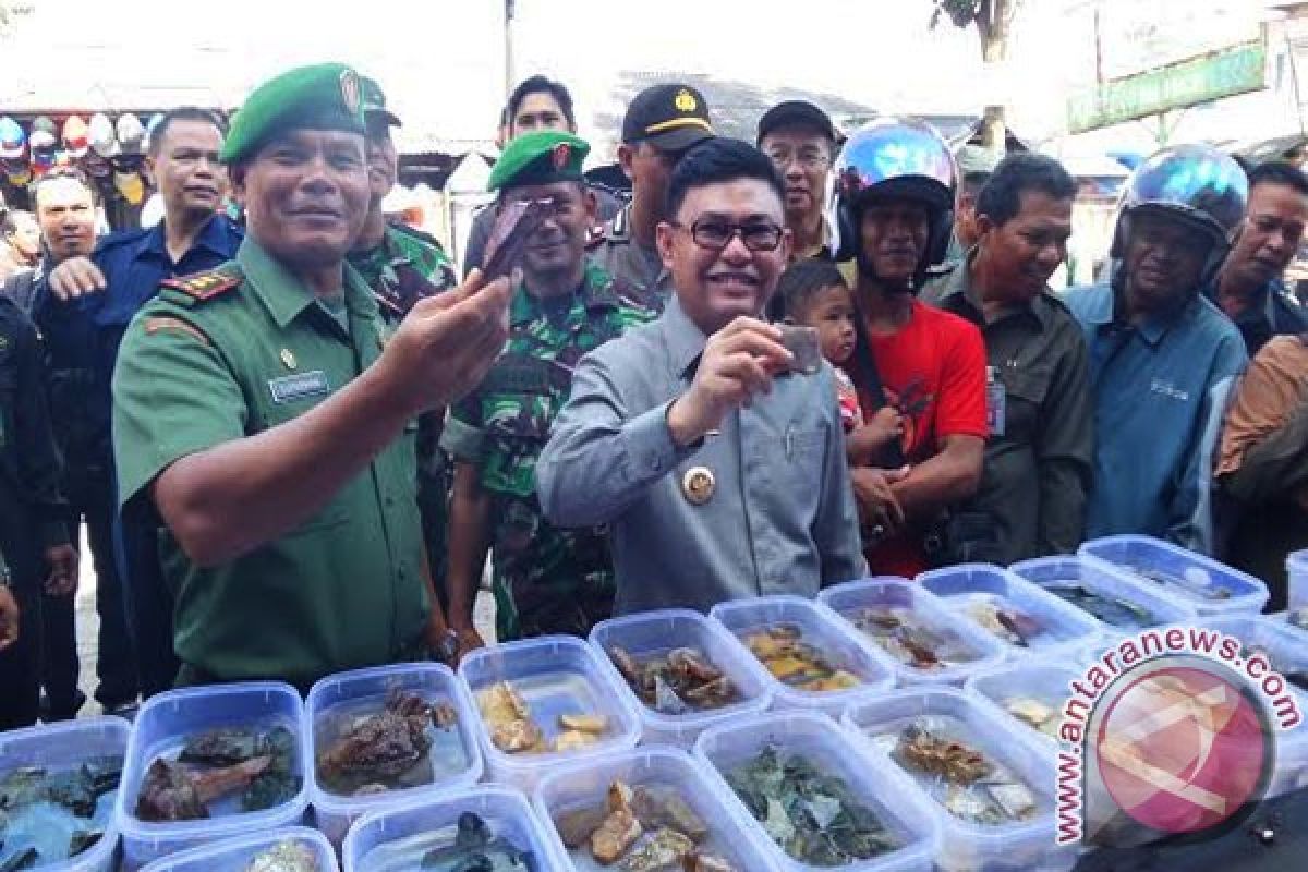 Bupati Kobar Dukung Pedagang Batu Akik 