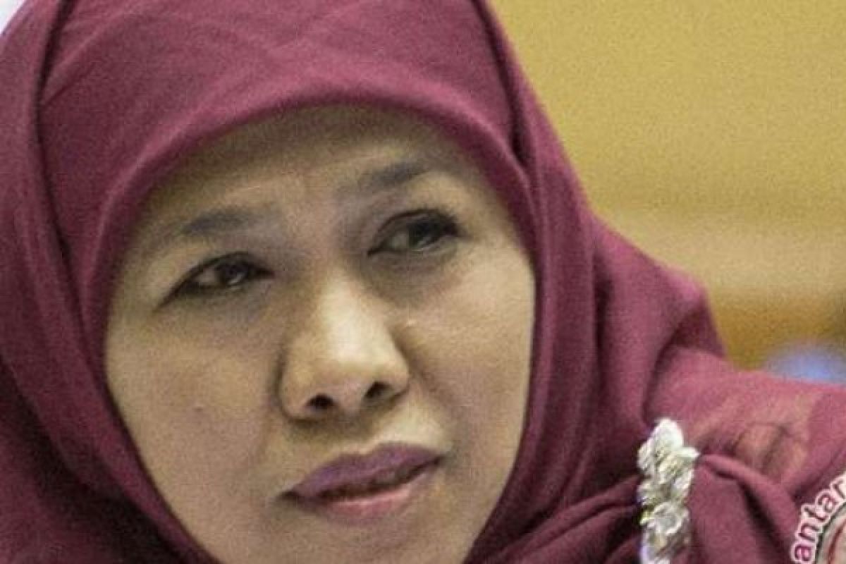 Khofifah Terdiam Dan Terperanjat Lihat Rumah Penduduk Hampir Ambruk