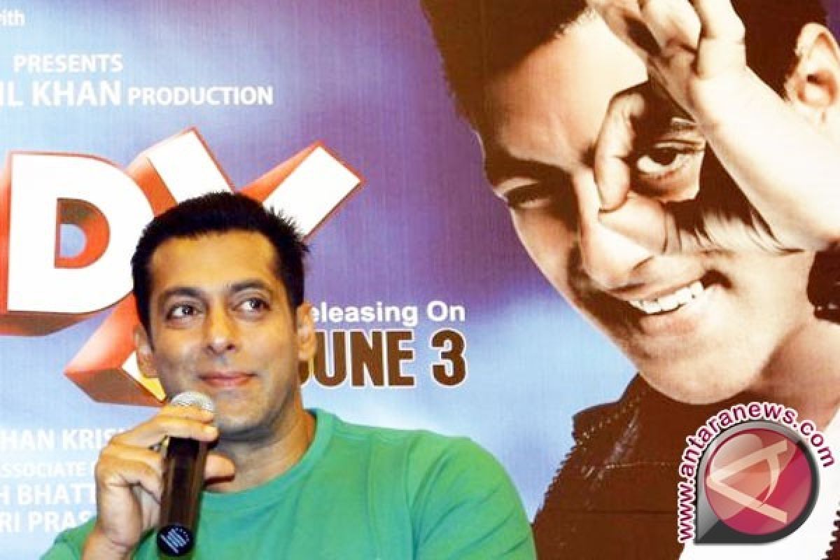 Bintang Bollywood Salman Khan dihukum atas kasus tabrak lari