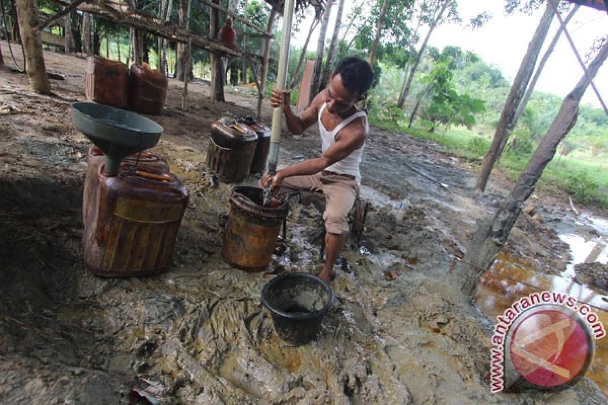 Harga minyak AS naik jelang laporan persediaan