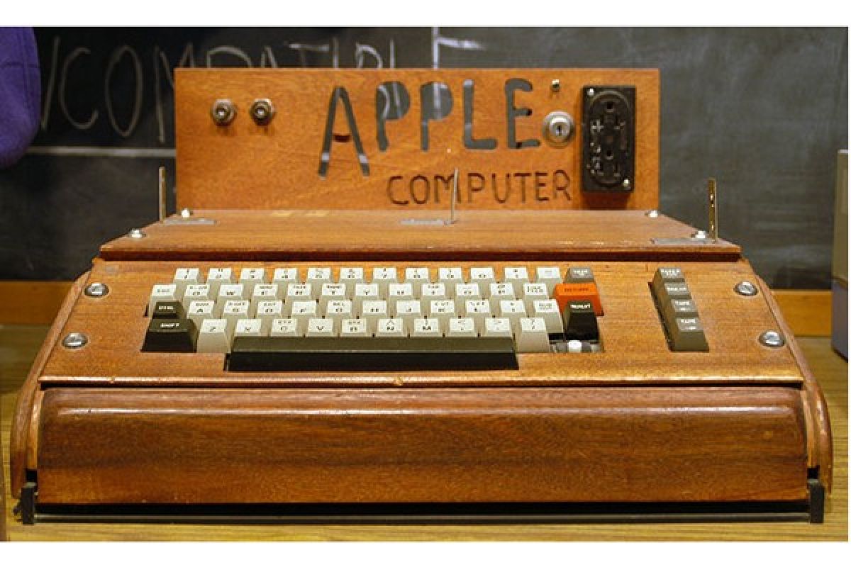 Wanita California "buang" Apple 1 seharga Rp2,6 miliar