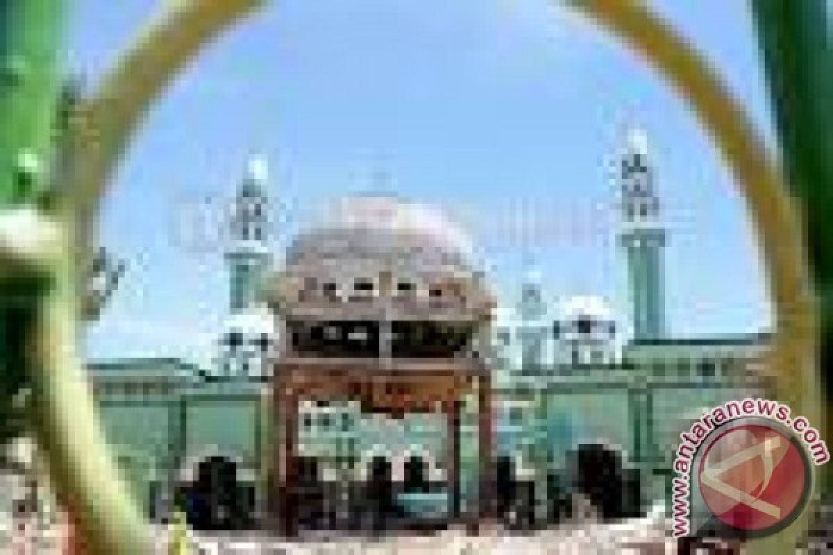 Trenggalek Danai Pengembangan Masjid Agung Rp1 Miliar