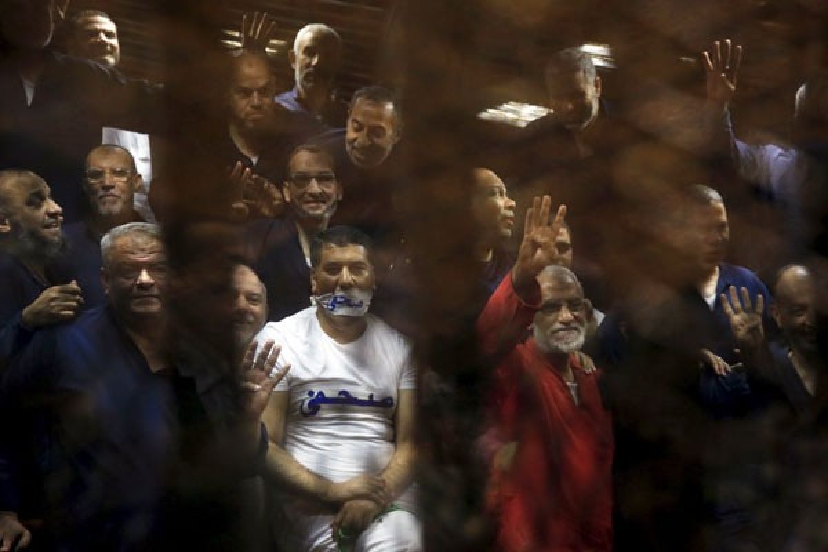 Pengadilan militer Mesir penjarakan 141 pendukung Ikhwanul Muslimin