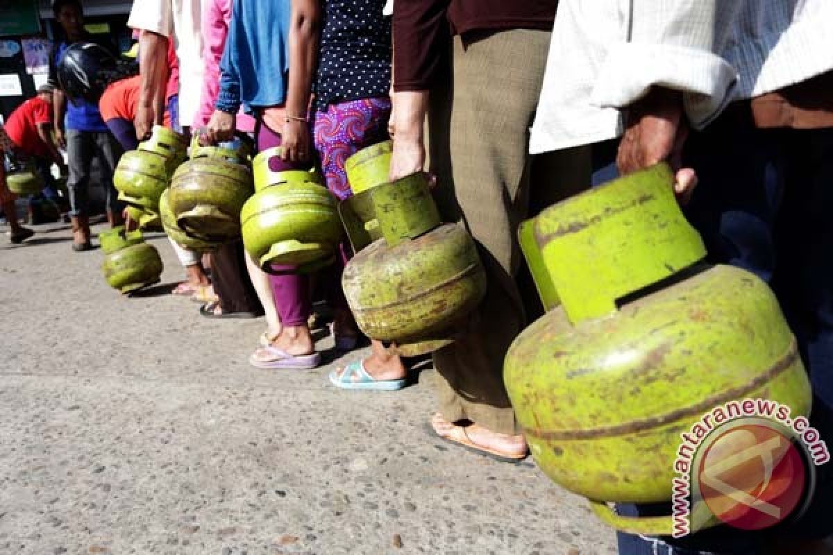 Pertamina Palembang tambah stok elpiji 10 persen