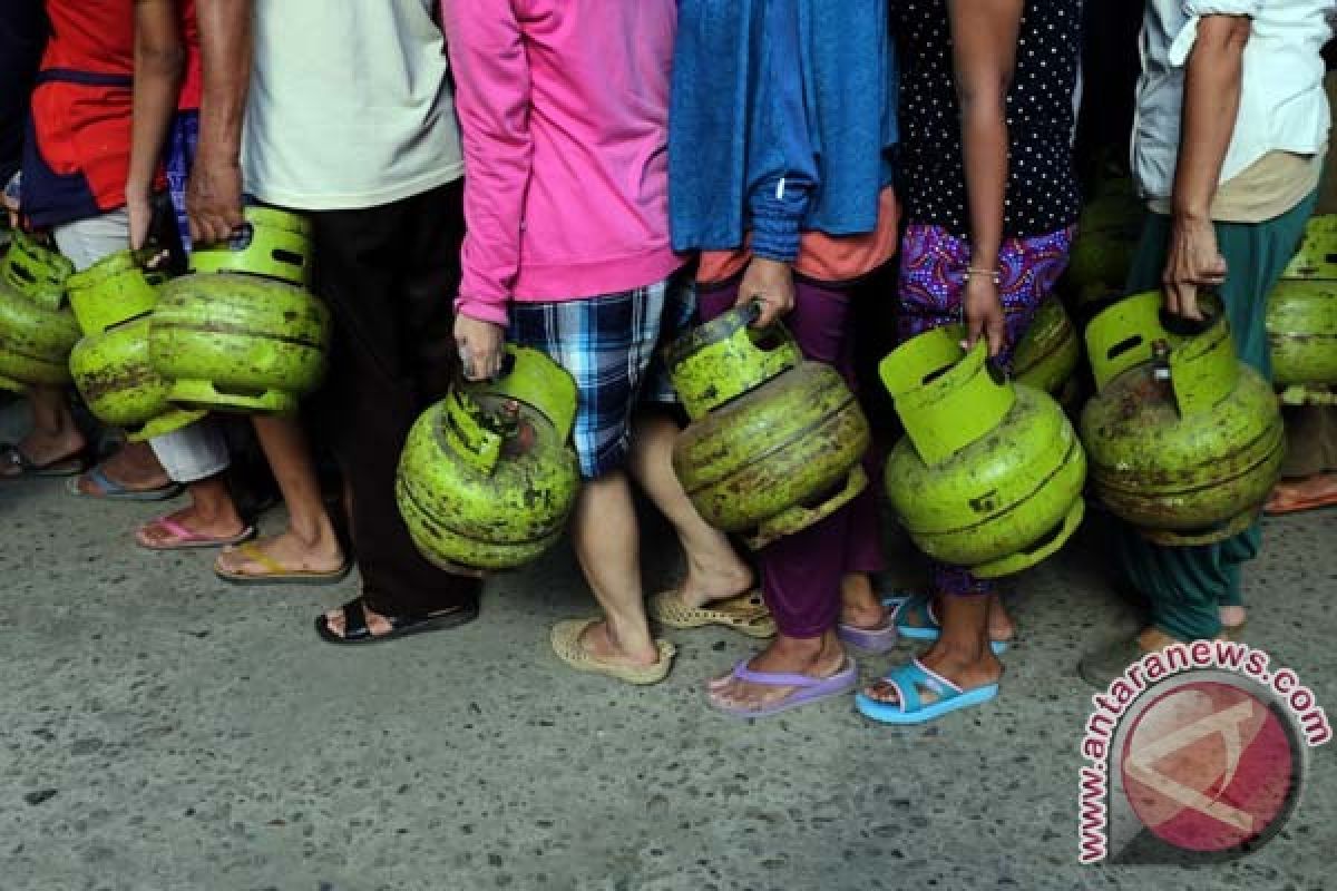 Polisi larang pedagang jual gas melebihi HET