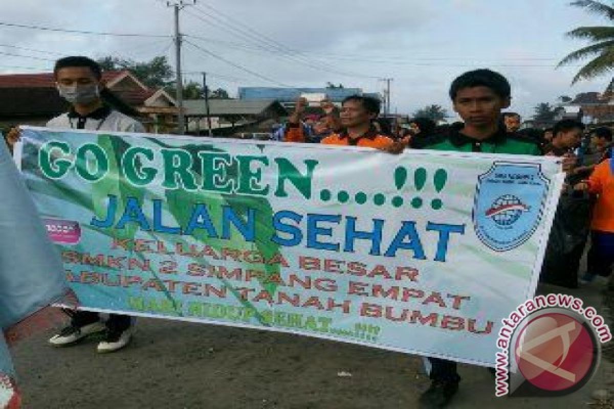 SMKN 2 Simpang Empat Gelar Jalan Sehat