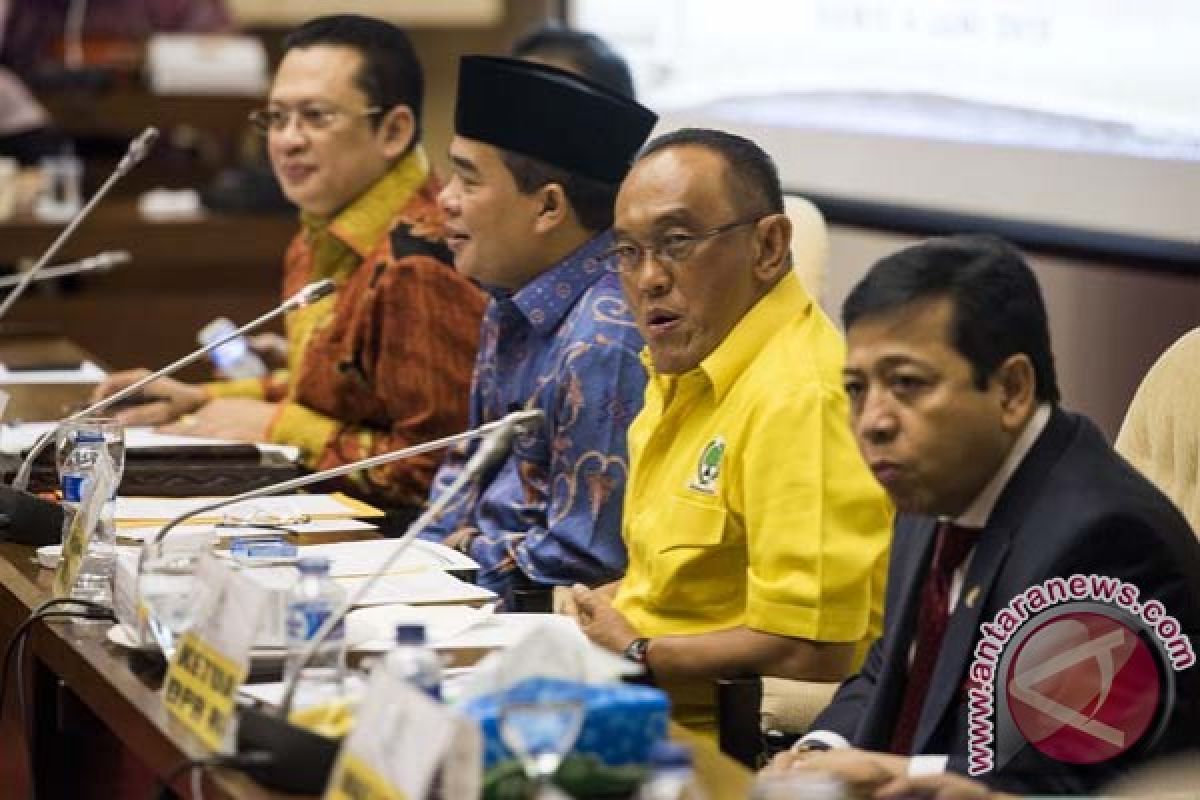 Pengamat: sangat terhormat bila Setya Novanto mundur