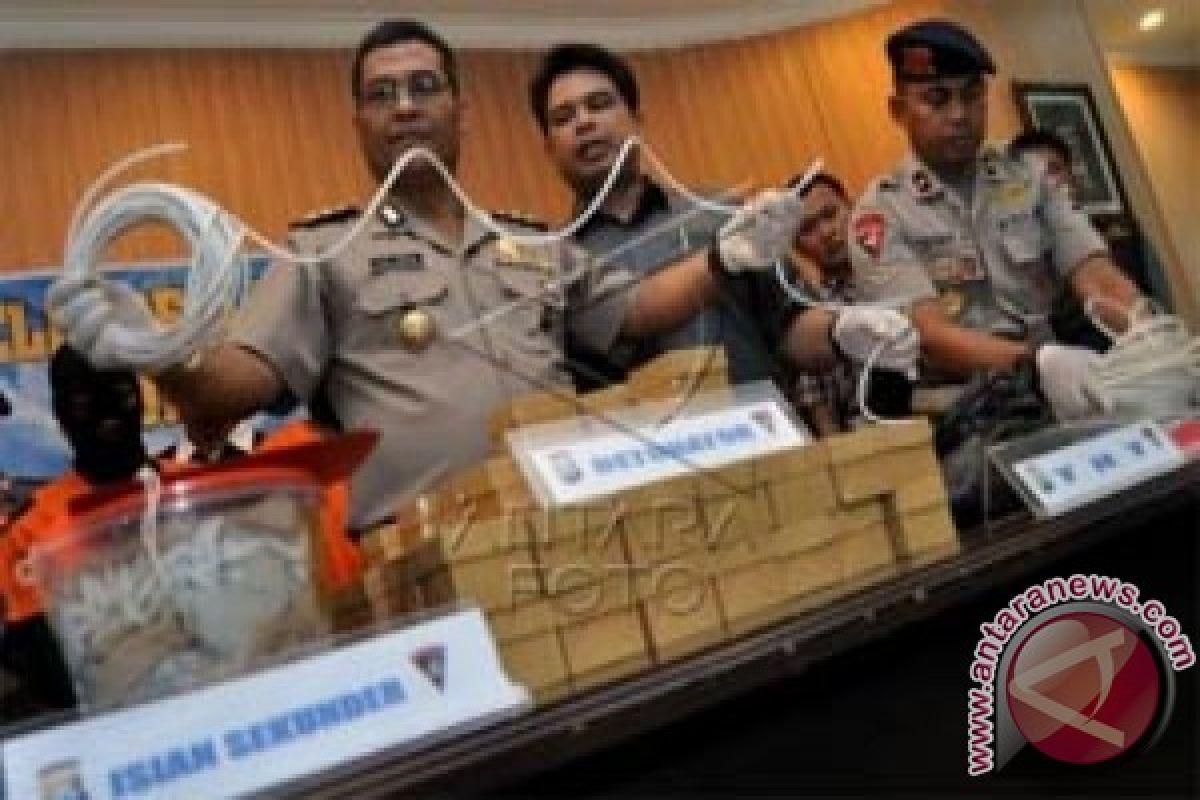 Polda Jatim Sita 12.000 Detonator Ledakkan Ikan