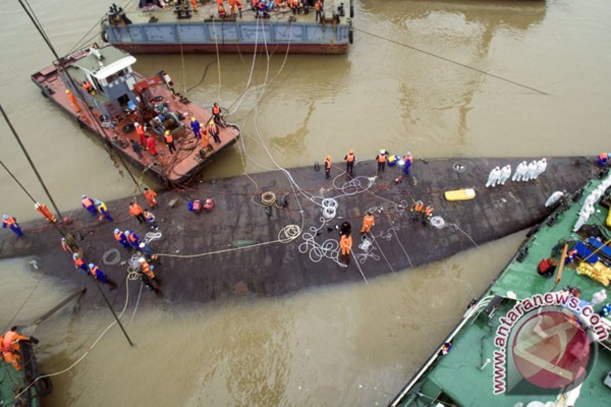 Korban jiwa akibat kapal terbalik di Tiongkok jadi 442