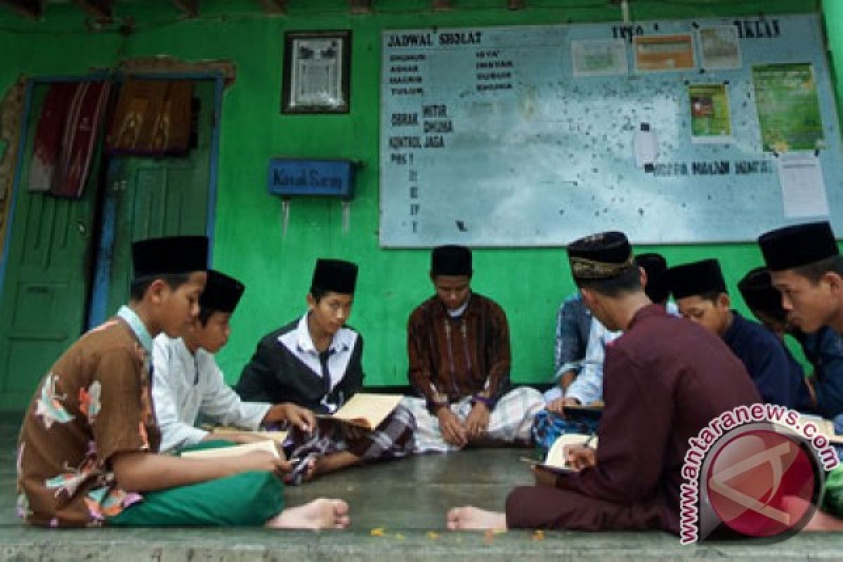 Peneliti: indikasi pesantren radikal bisa dilihat pemimpin dan alumninya