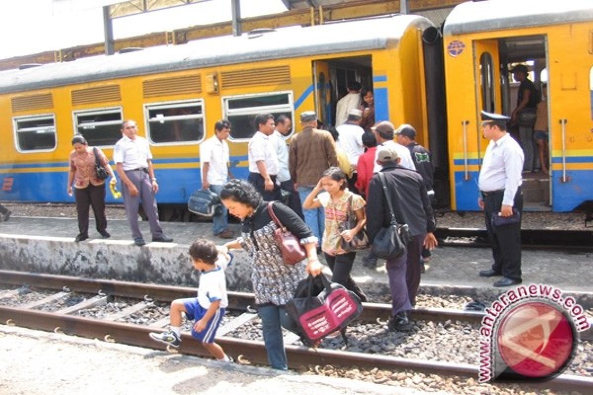 Tiket Bus dan Kereta Habis Jelang Libur