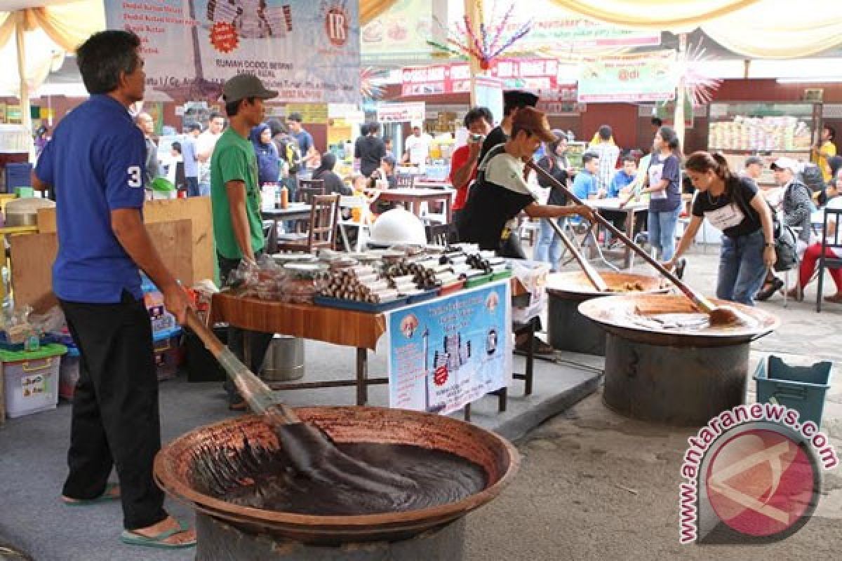 Menikmati kuliner sambil menonton konser di Jakarta Fair Kemayoran