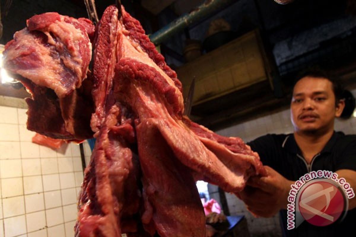 Pedagang daging masih berjualan di 19 pasar Bogor