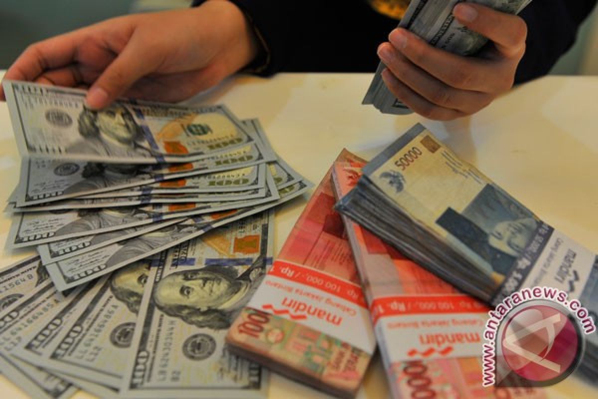 Rupiah turun 13 poin