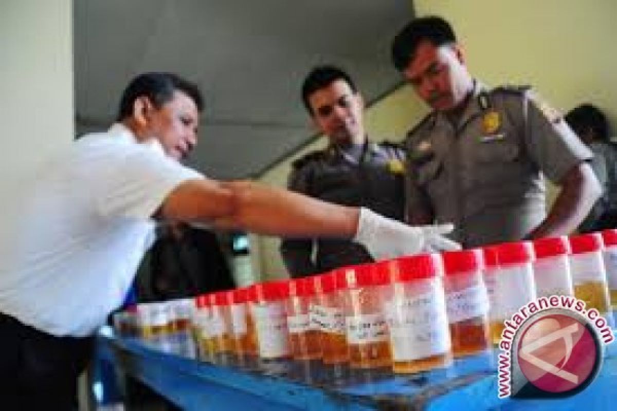 Polres Bogor tes urine 417 kepala desa