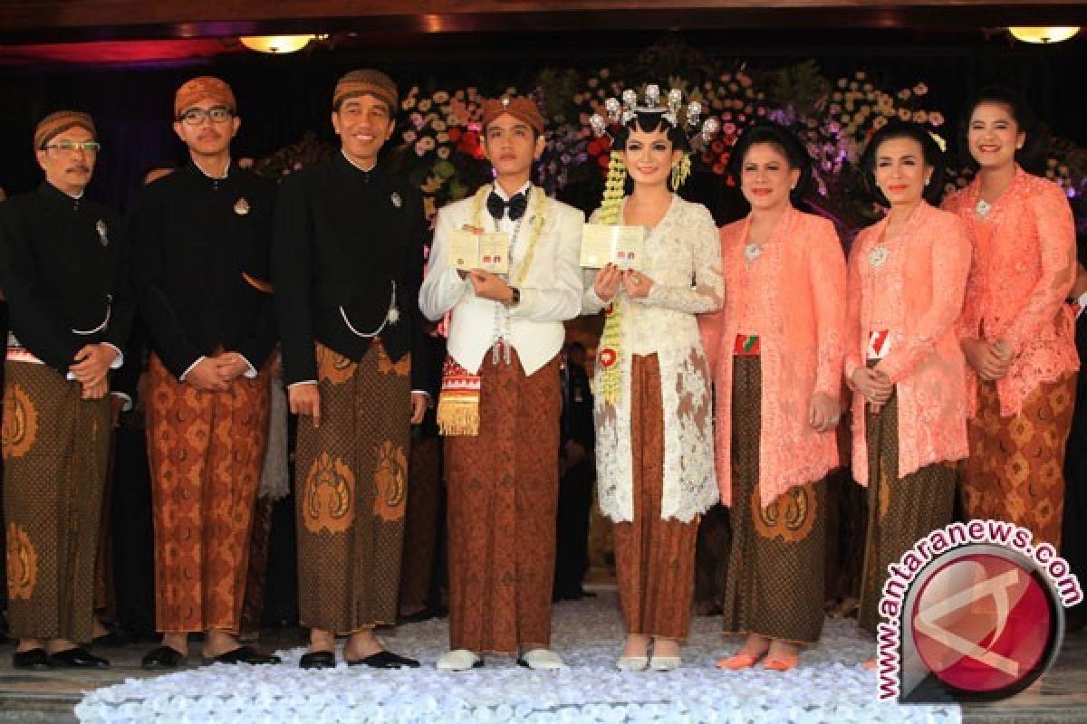 Warna-Warni Resepsi Pernikahan Putra Presiden Jokowi