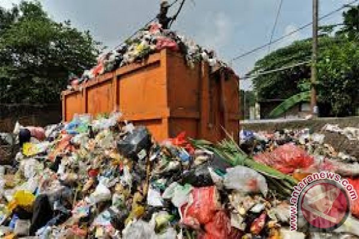 Pasar Angso Duo dijadikan proyek percontohan pengelolaan sampah