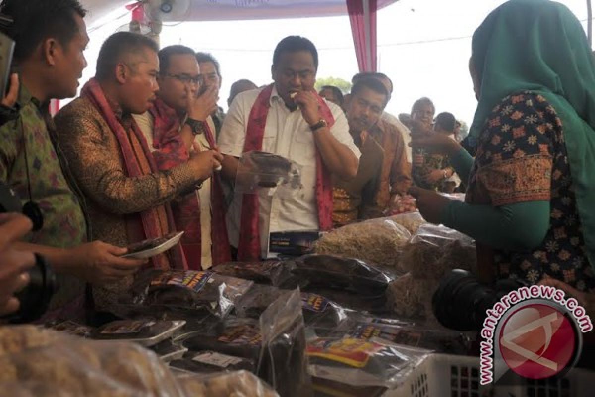 Mendag cek harga sembako di pasar Palembang