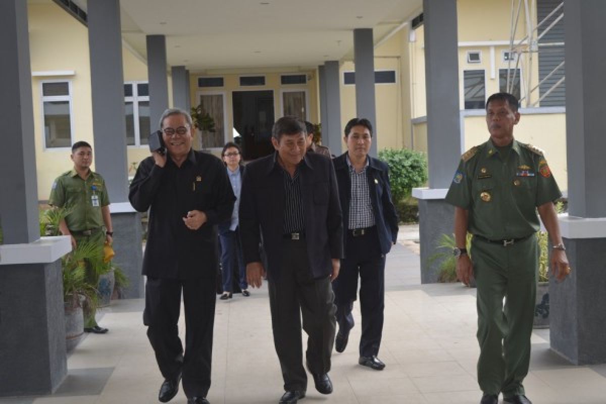Kunjungan Komisi II DPR RI Ajang Curhat Bupati Melawi